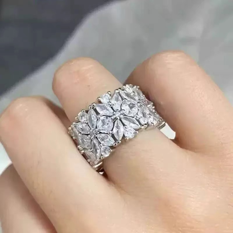 Vintage Flower Cluster Wide Ba - Formal Wear Jewelry For Women recension och pris