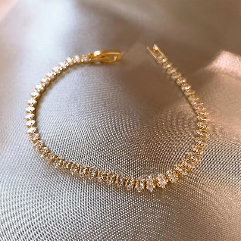 Dainty Gold CZ Bracelet – Wome - Formal Wear Jewelry For Women recension och pris